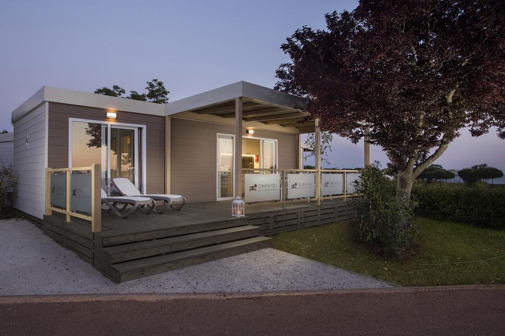 Mobile Homes Premium Vista Mare Park Umag By Camp4You Dış mekan fotoğraf