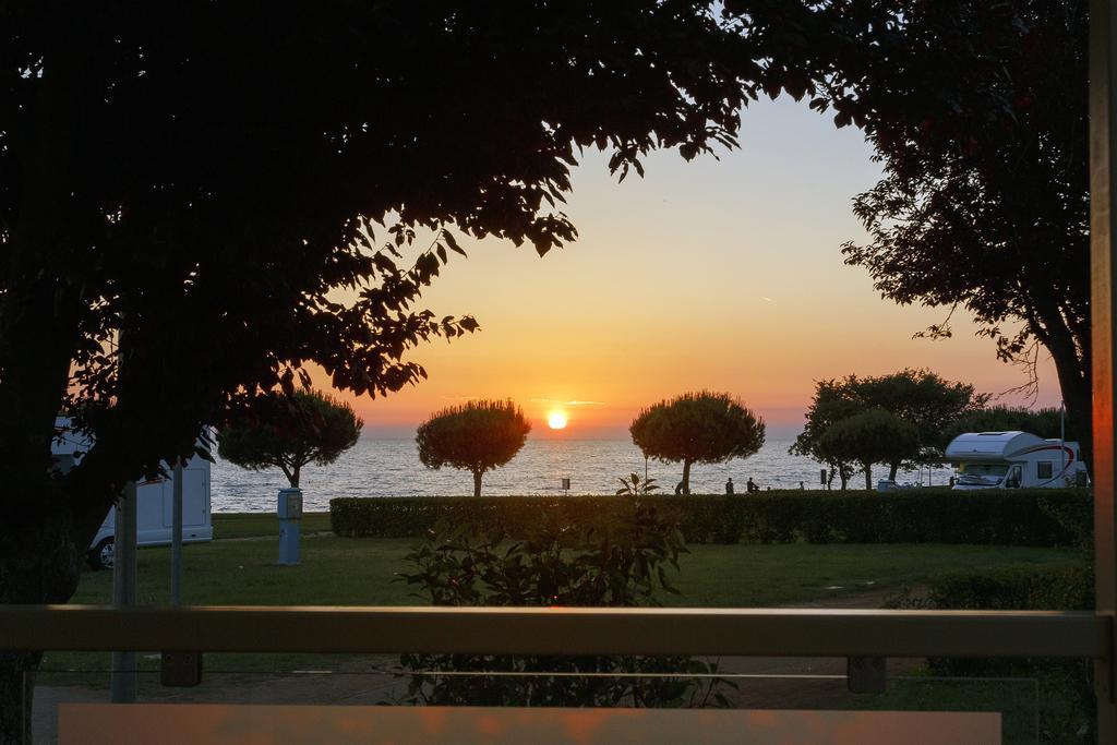 Mobile Homes Premium Vista Mare Park Umag By Camp4You Dış mekan fotoğraf