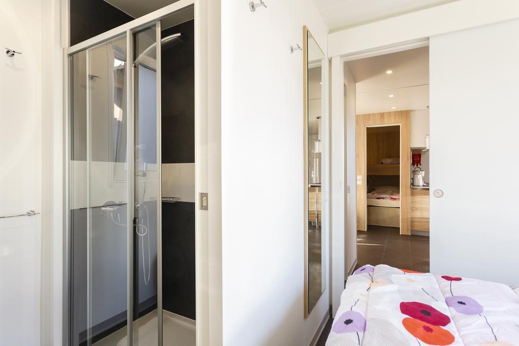 Mobile Homes Premium Vista Mare Park Umag By Camp4You Dış mekan fotoğraf