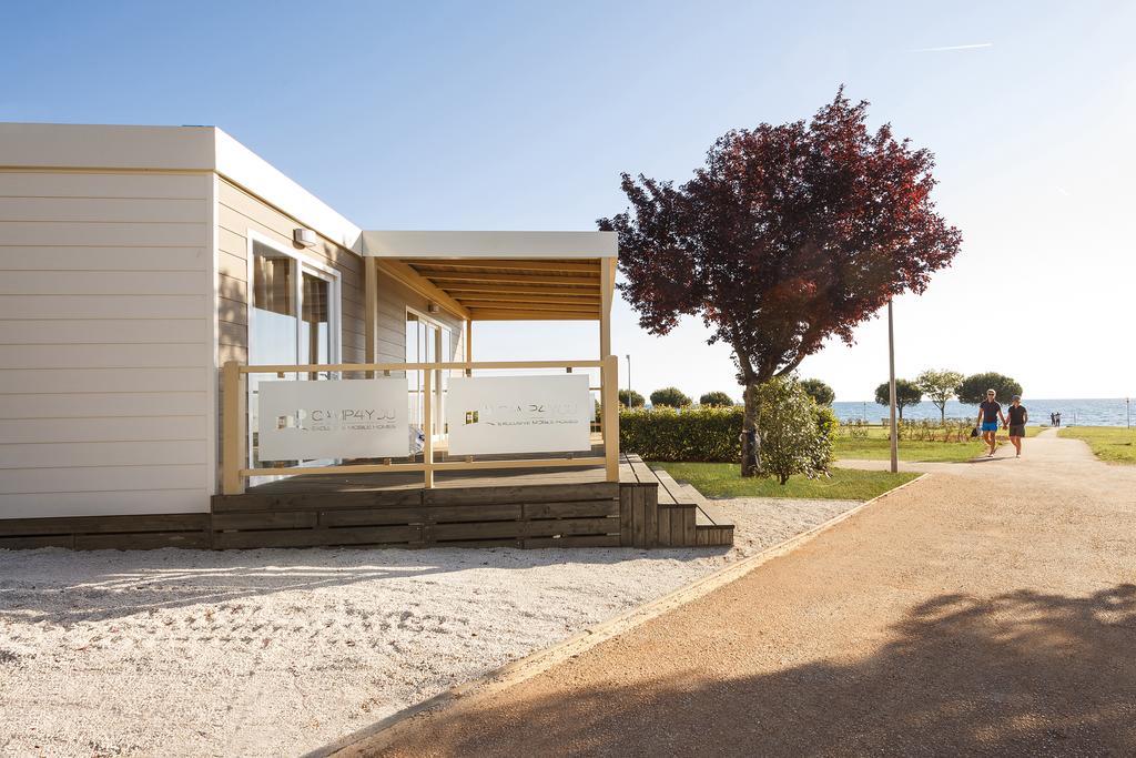 Mobile Homes Premium Vista Mare Park Umag By Camp4You Dış mekan fotoğraf