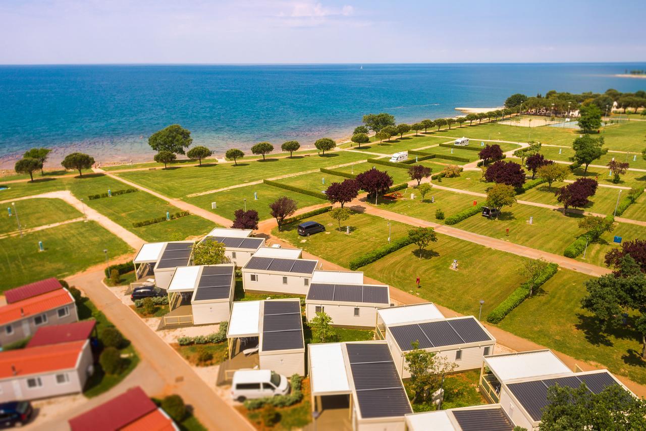 Mobile Homes Premium Vista Mare Park Umag By Camp4You Dış mekan fotoğraf