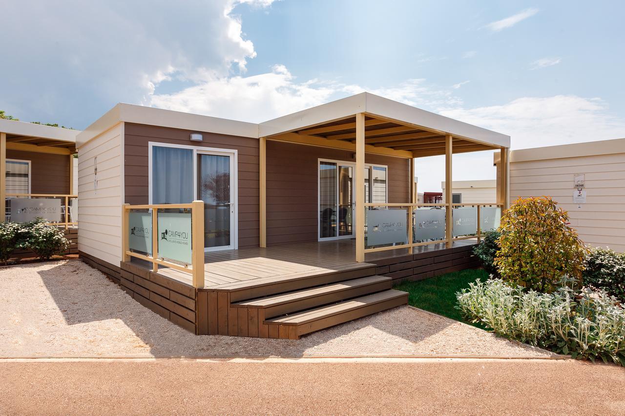 Mobile Homes Premium Vista Mare Park Umag By Camp4You Dış mekan fotoğraf